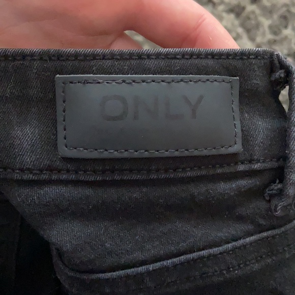 Black skinny jeans - Picture 3 of 3